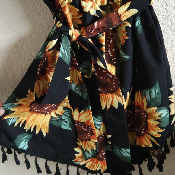 Sunflower romper - Picture 5 of 8